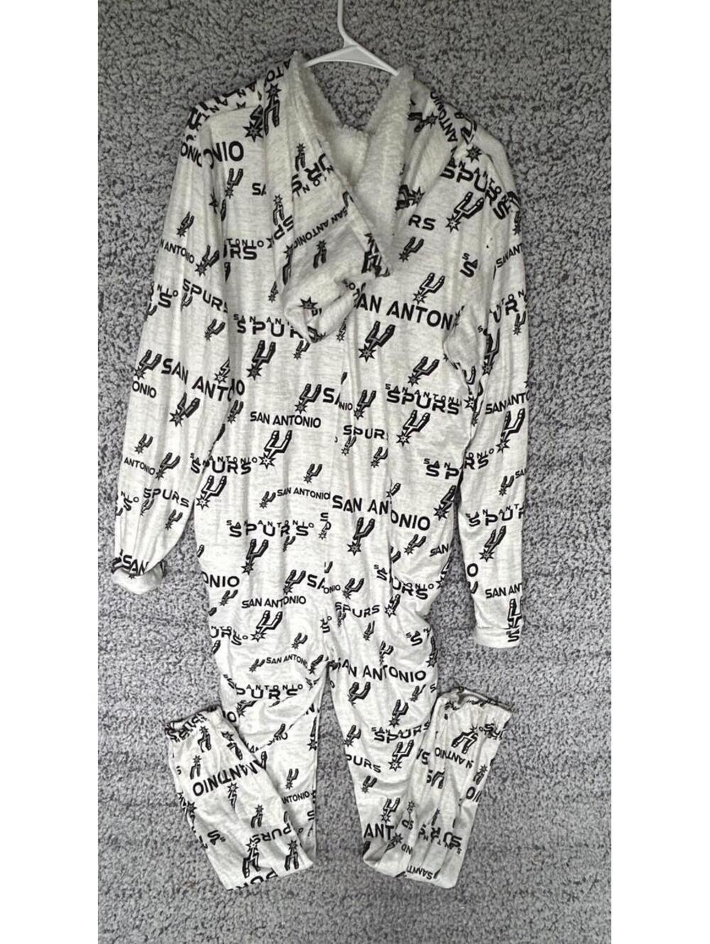 San Antonio Spurs NBA Allover Print Full-Zip Hooded Pajama Suit Size Medium NWT